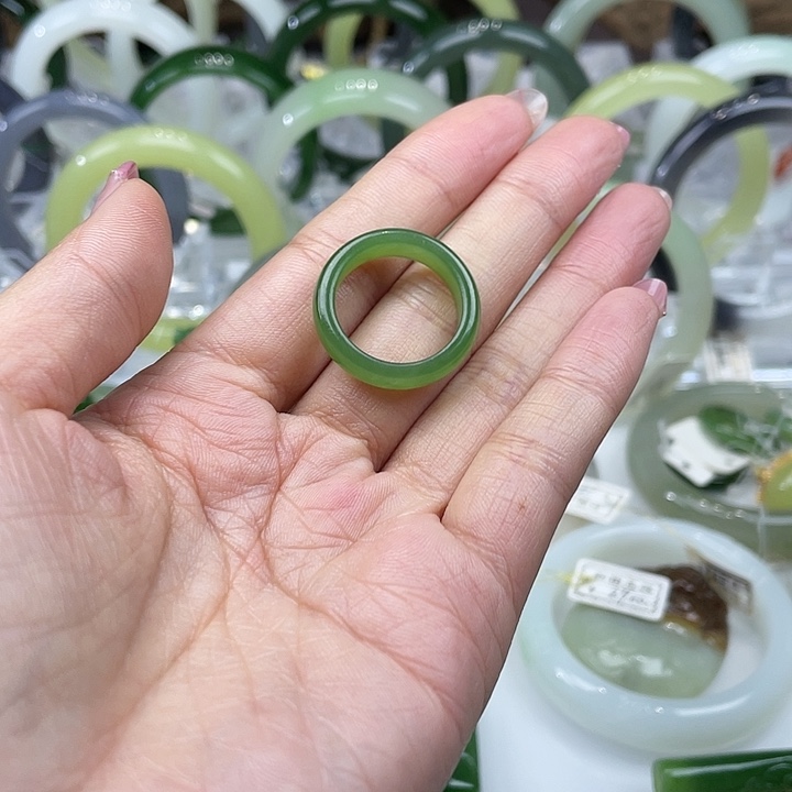 和田玉戒指18未镶嵌