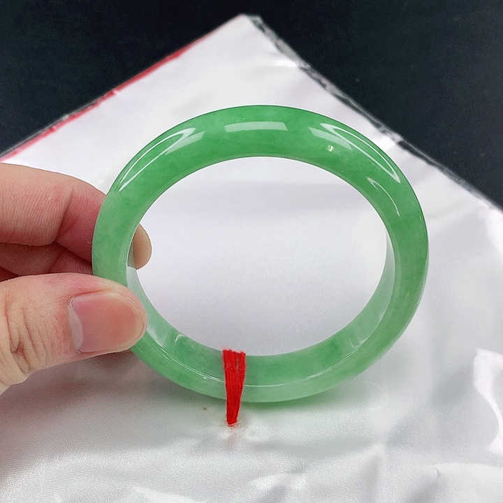 翡翠手镯未镶嵌圈56.4。1501。1