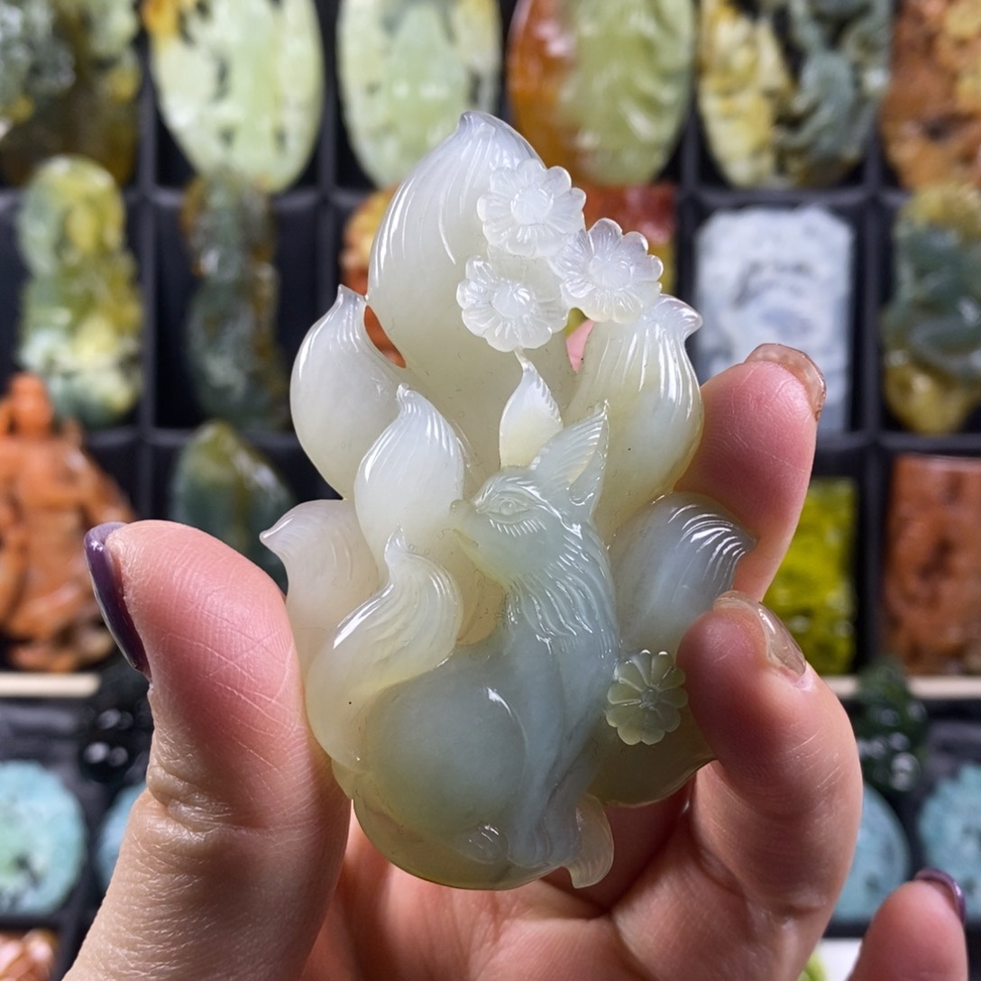 蛇纹石玉颈饰合金