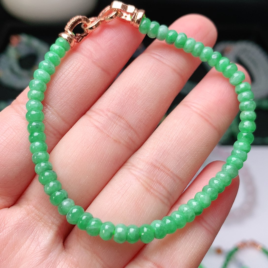 翡翠手链未镶嵌翡翠