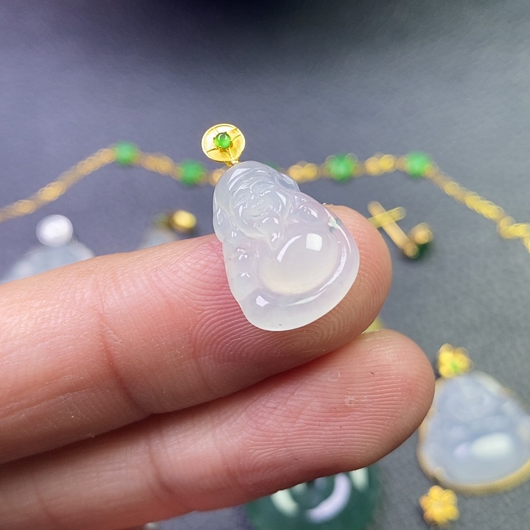 颈饰18K金镶嵌翡翠