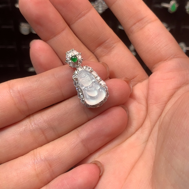 胖***儿翡翠银S925镶嵌颈饰宝