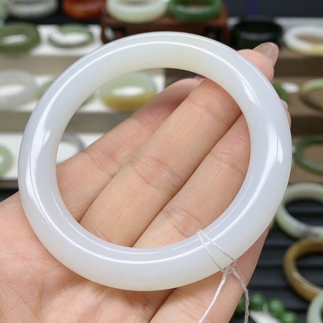 【闪购商品】和田玉手镯未镶嵌