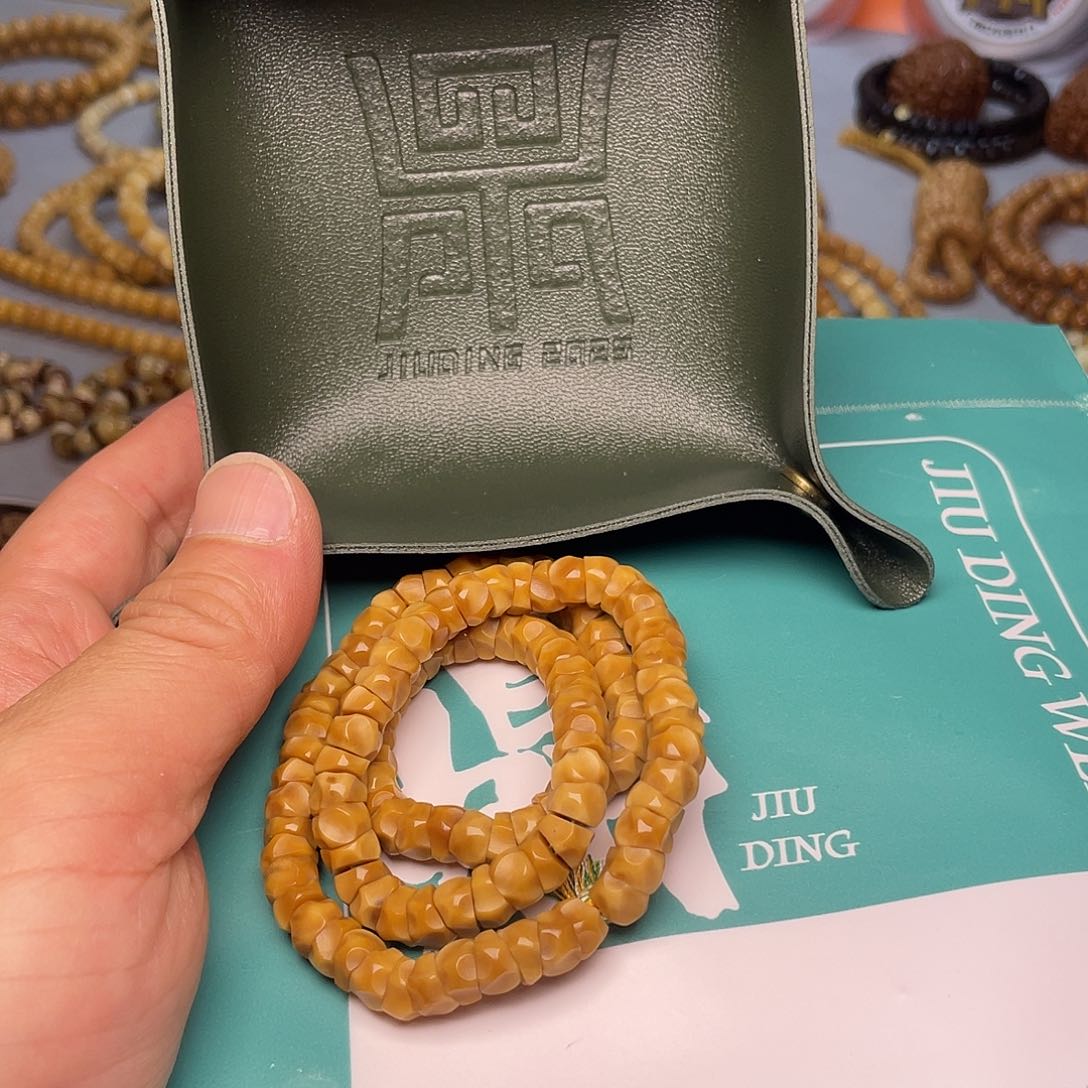 龙眼菩提手串E*N8无相大肠双圈