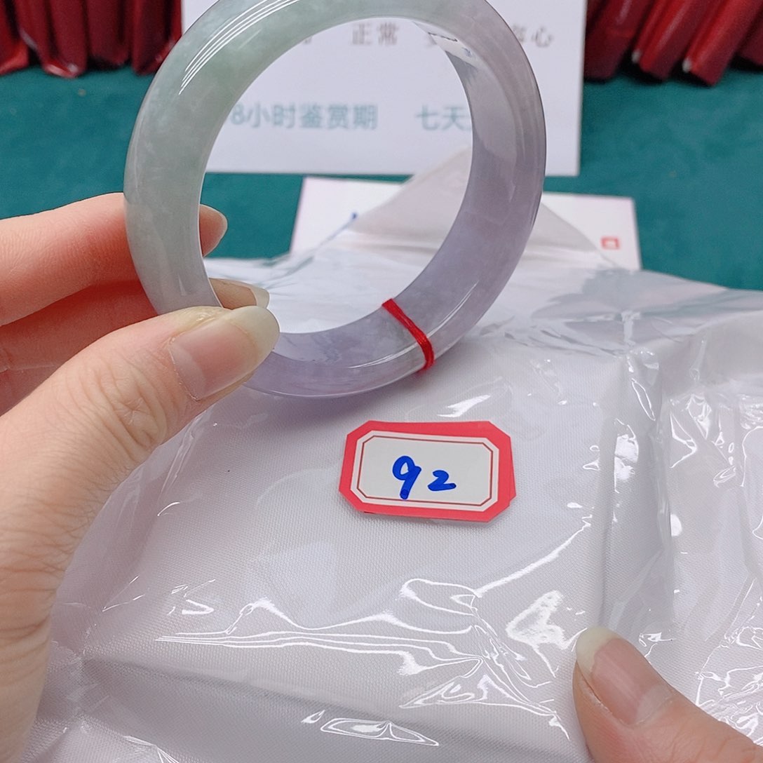 翡翠手镯未镶嵌婷*子9222222222