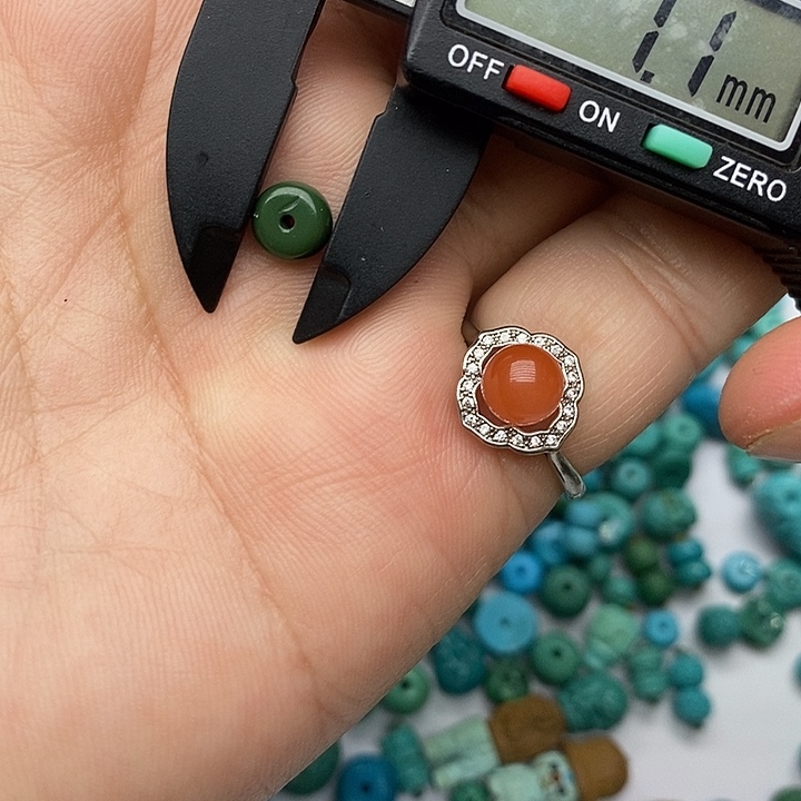 南红玛瑙未镶嵌珠宝奇石