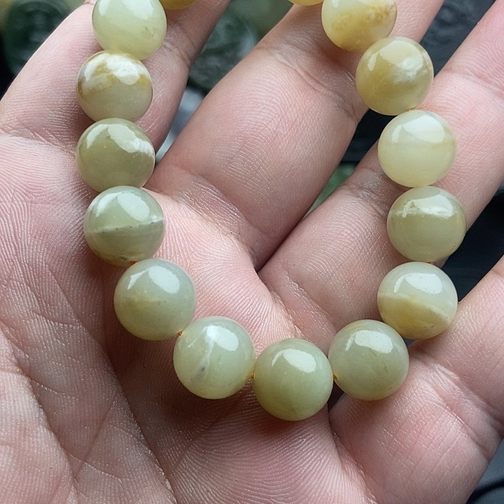 云***湖和田玉（糖玉）未镶嵌颈饰