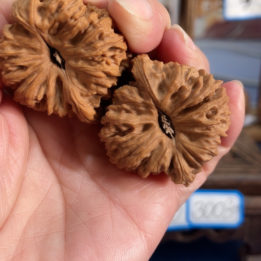 小***哥吊坠文玩核桃文玩核桃南疆石