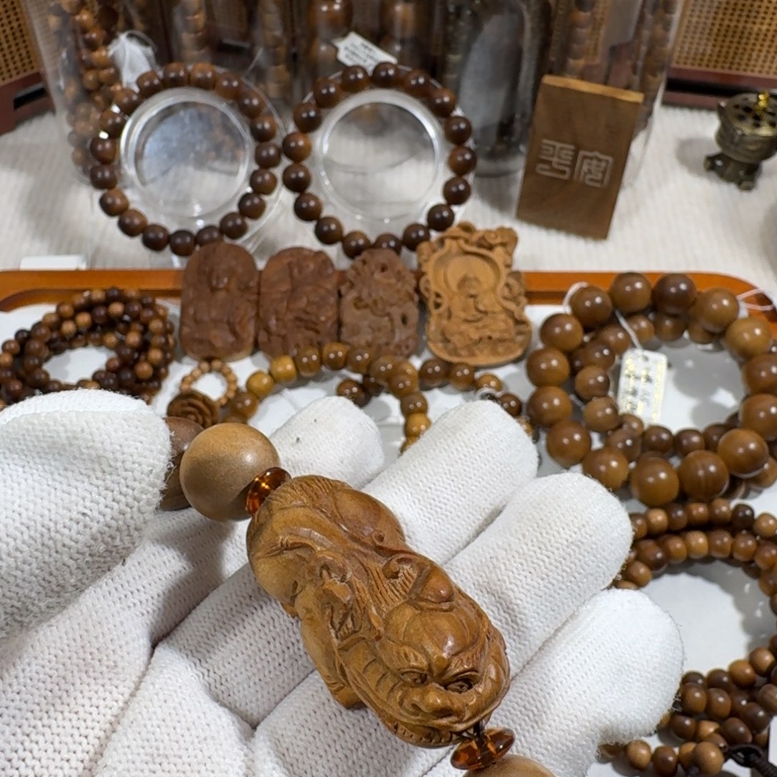 檀香木手串/手链1.5顺纹加貔貅手串