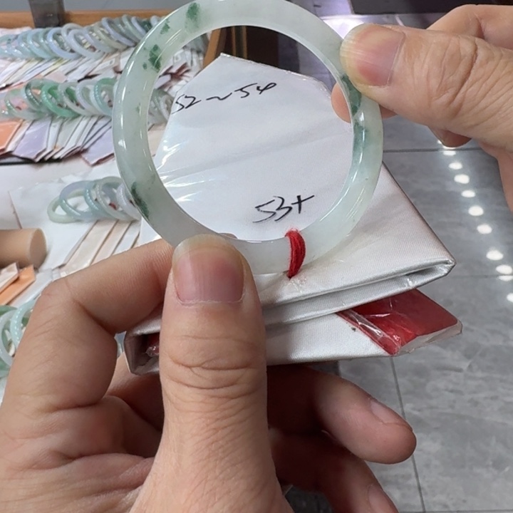 翡翠手镯未镶嵌玫****>纯天然缅甸翡翠A货