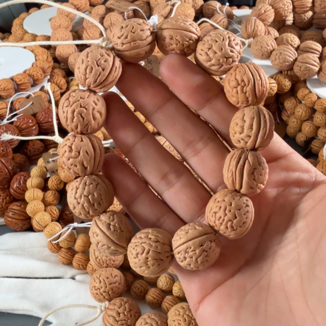 陈***牌手串桃核195盘锦肌肉B