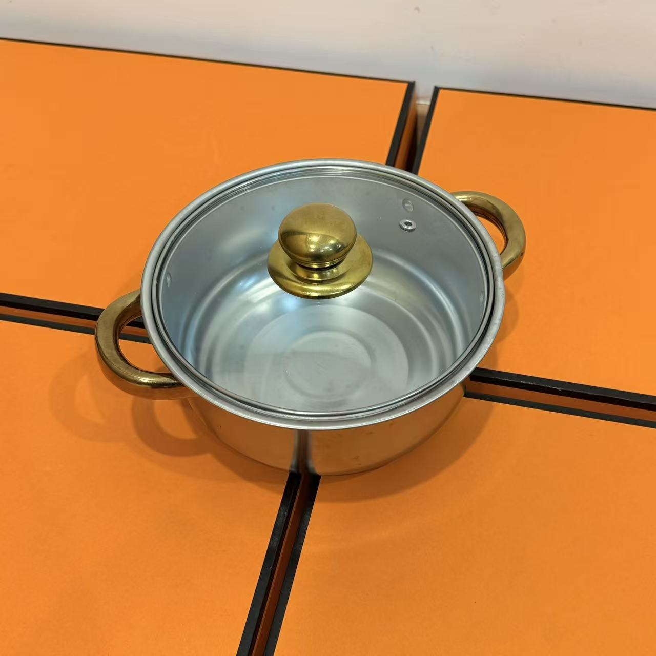 金耳小奶锅小汤锅