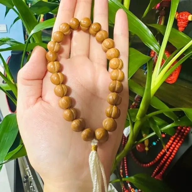 11m猴头拉丝屁桃手持 手工猴头文玩