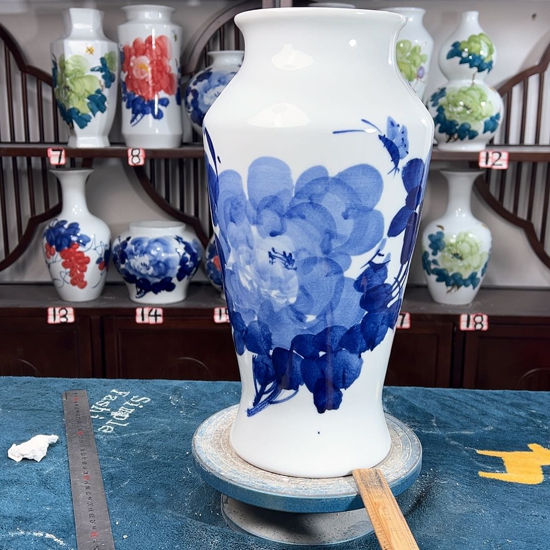 摆件景德镇陶瓷大鱼青牡