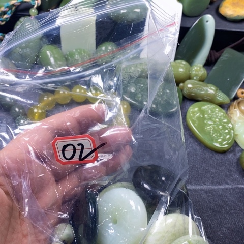 未镶嵌蛇纹石玉手链