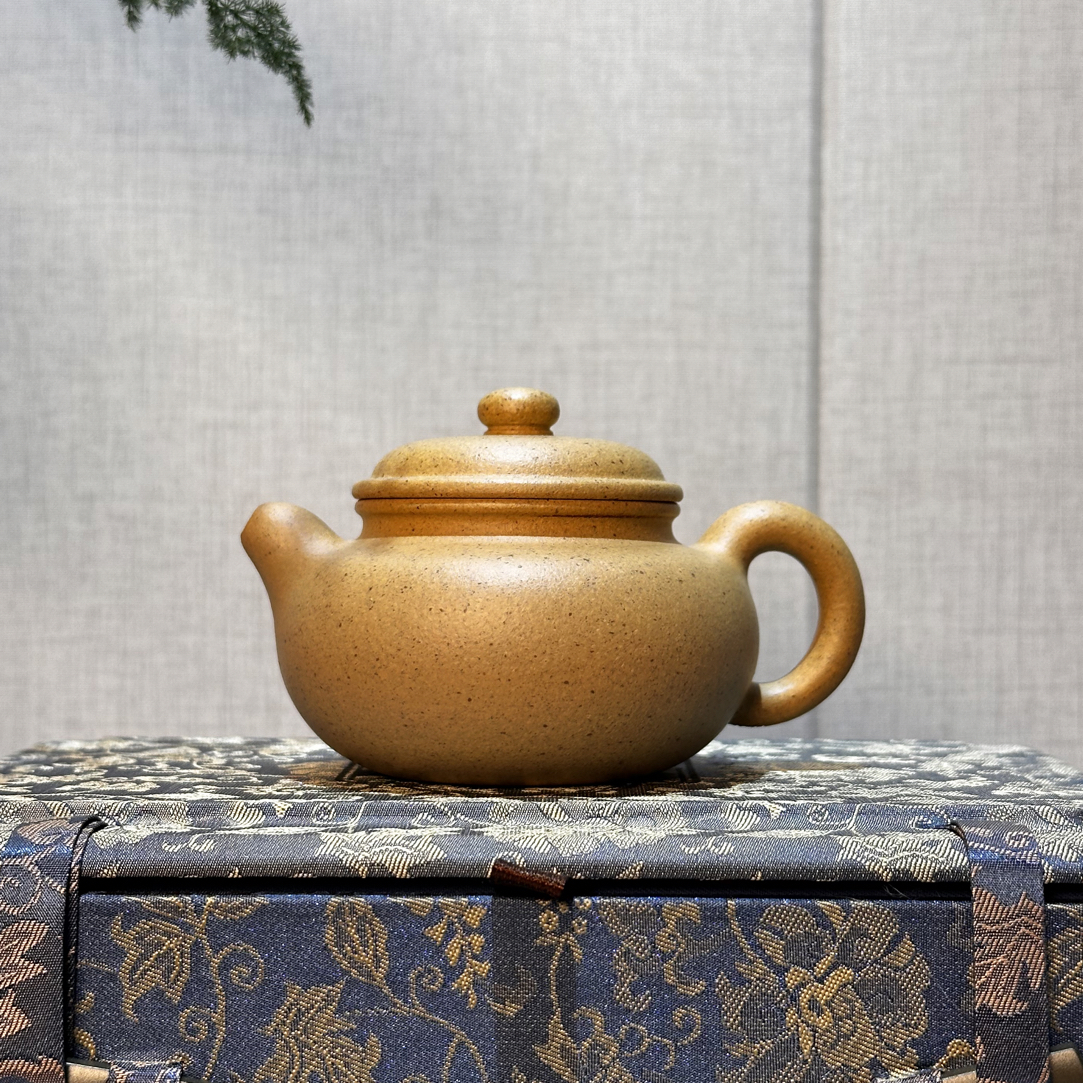 本山原矿黄金段半手工《趣鼓壶》130cc