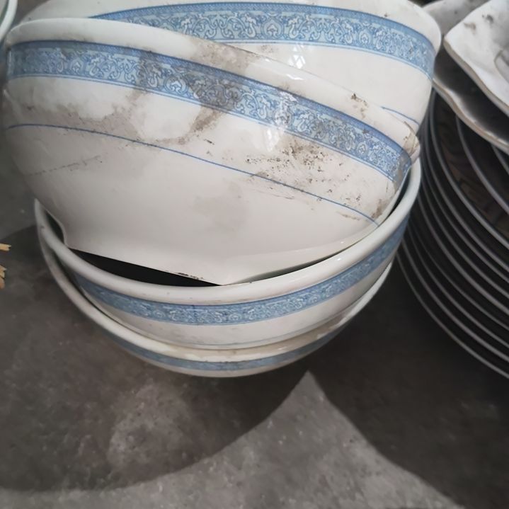 辉****陶瓷盘子碗啥都有