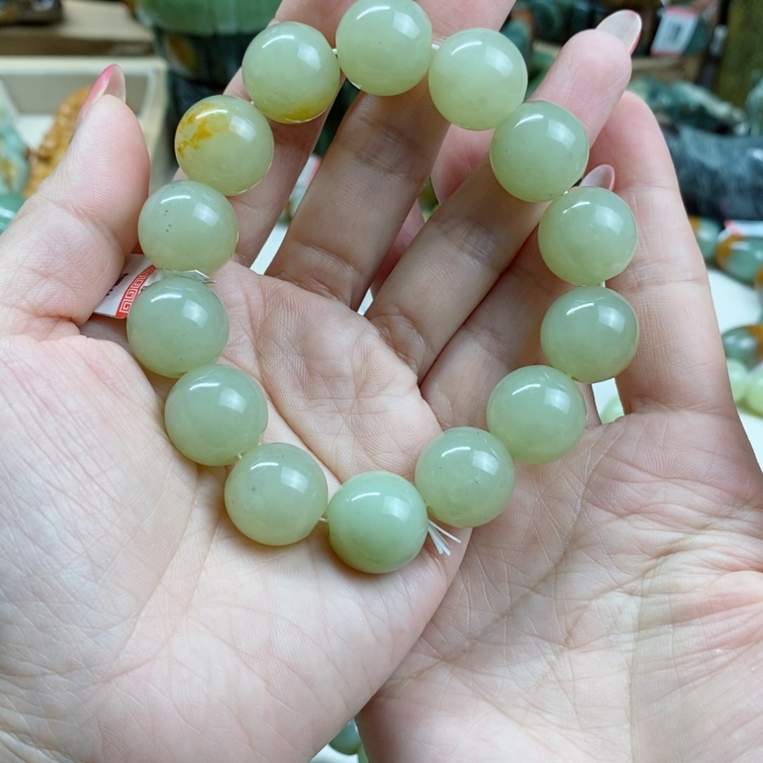 透闪石质玉手链未镶嵌
