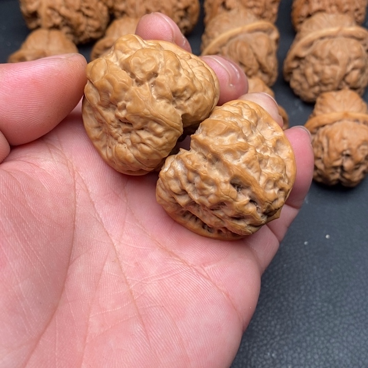 桃核吊坠40尺寸四开背蛤蟆头，白茬