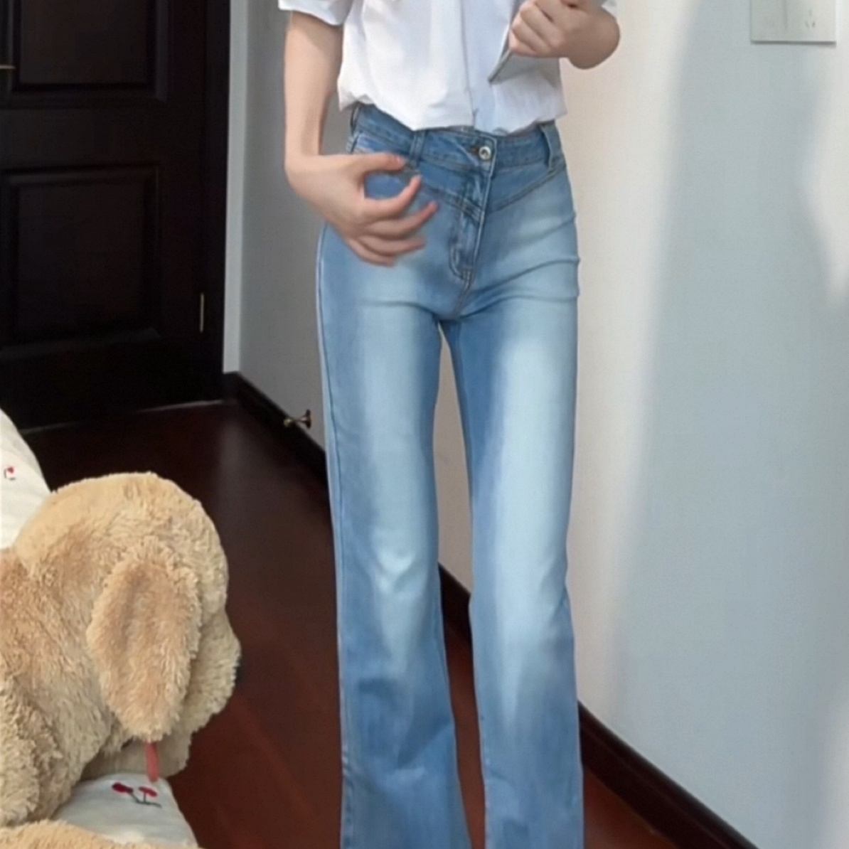 2010浅蓝色高腰微喇牛仔裤女款修身百搭拖地裤