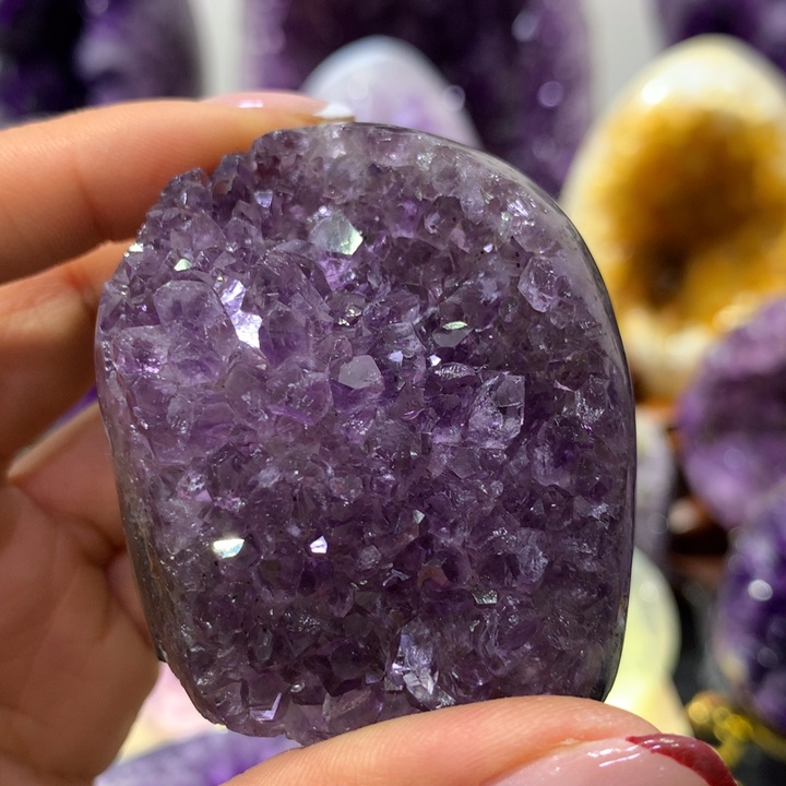 未镶嵌水晶大型摆件（非配饰）