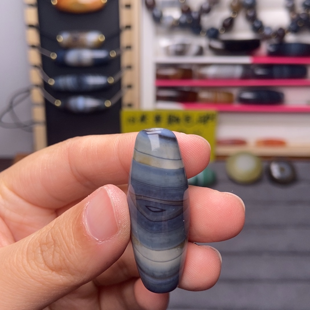 稳***桃玛瑙/玉髓合金颈饰