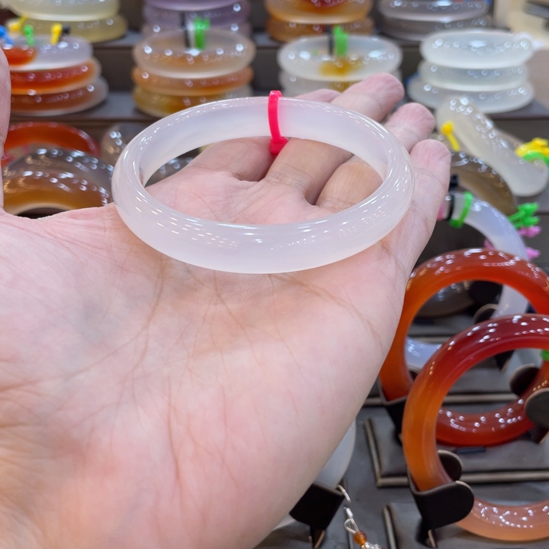 玛瑙/玉髓手镯未镶嵌