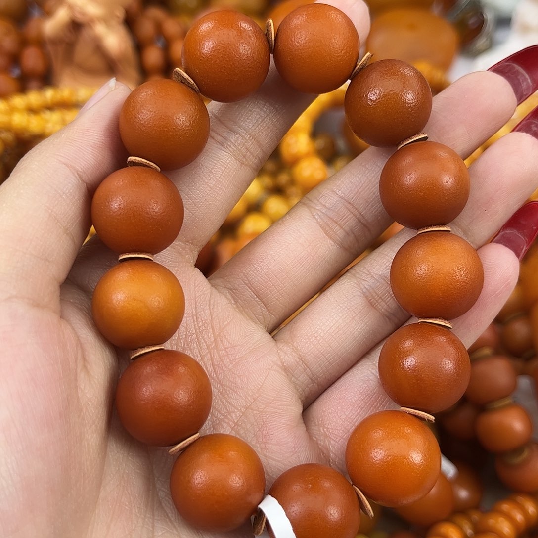 琥珀颈饰未镶嵌蜜蜡