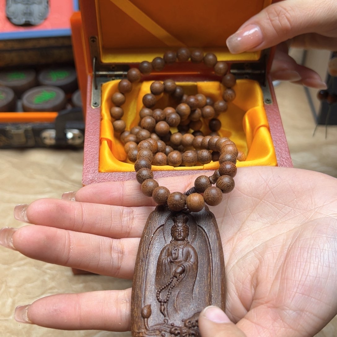 大叶紫檀（黑酸枝木类）