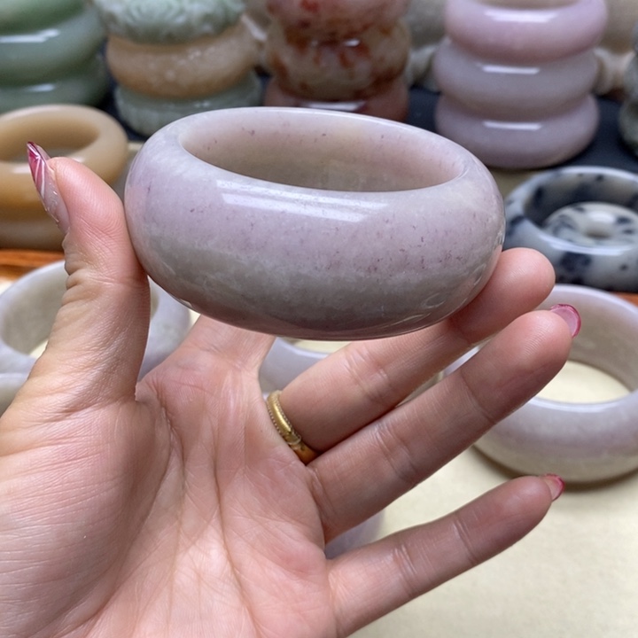 石英岩玉手镯未镶嵌