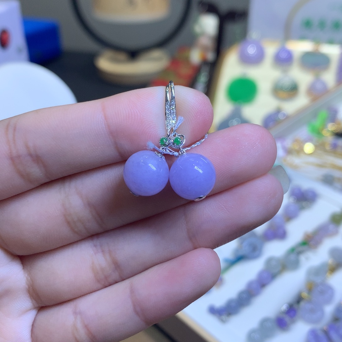 翡翠18K金镶嵌颈饰翡翠