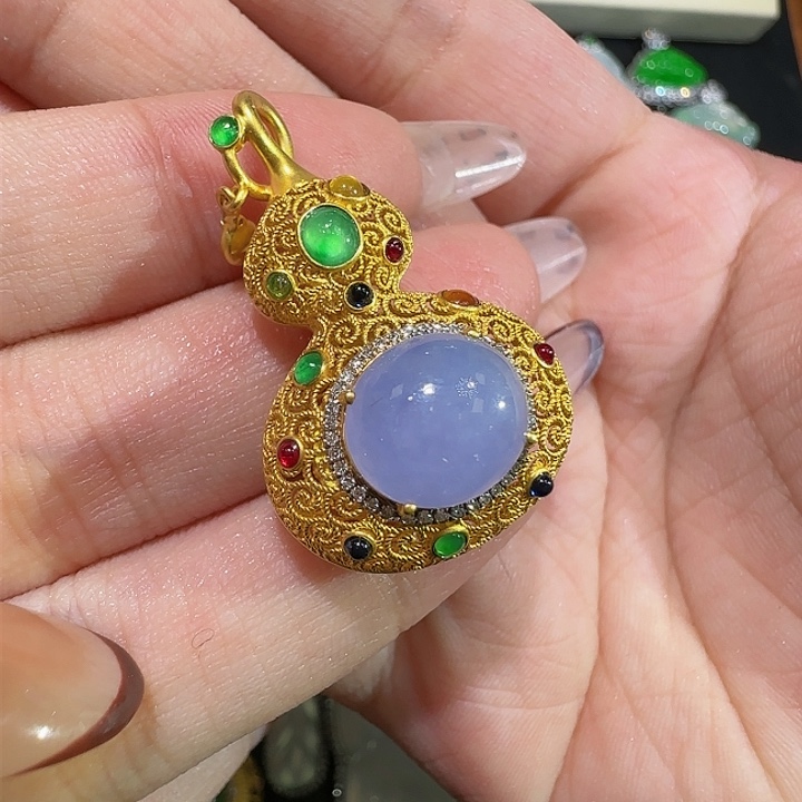 【闪购商品】颈饰18K金镶嵌翡翠嗯*?