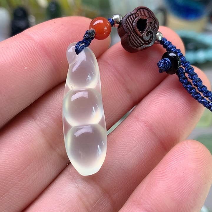 蛇纹石玉挂坠未镶嵌