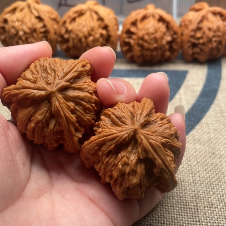 阿***汪核桃白狮子42核桃