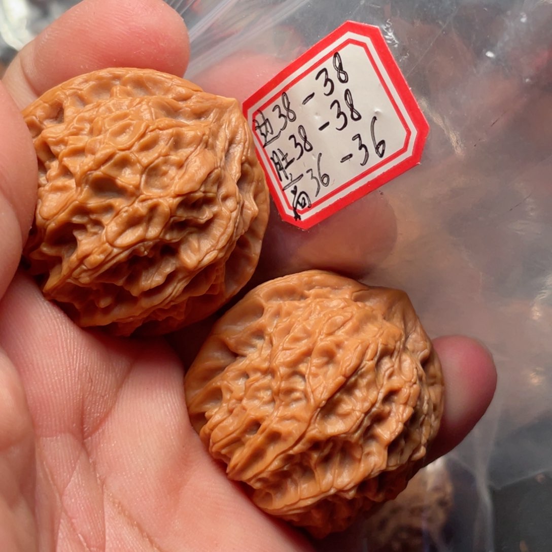 猴头核桃把件海胆