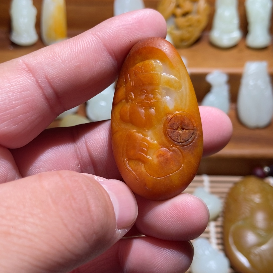 不***囡和田玉未镶嵌颈饰