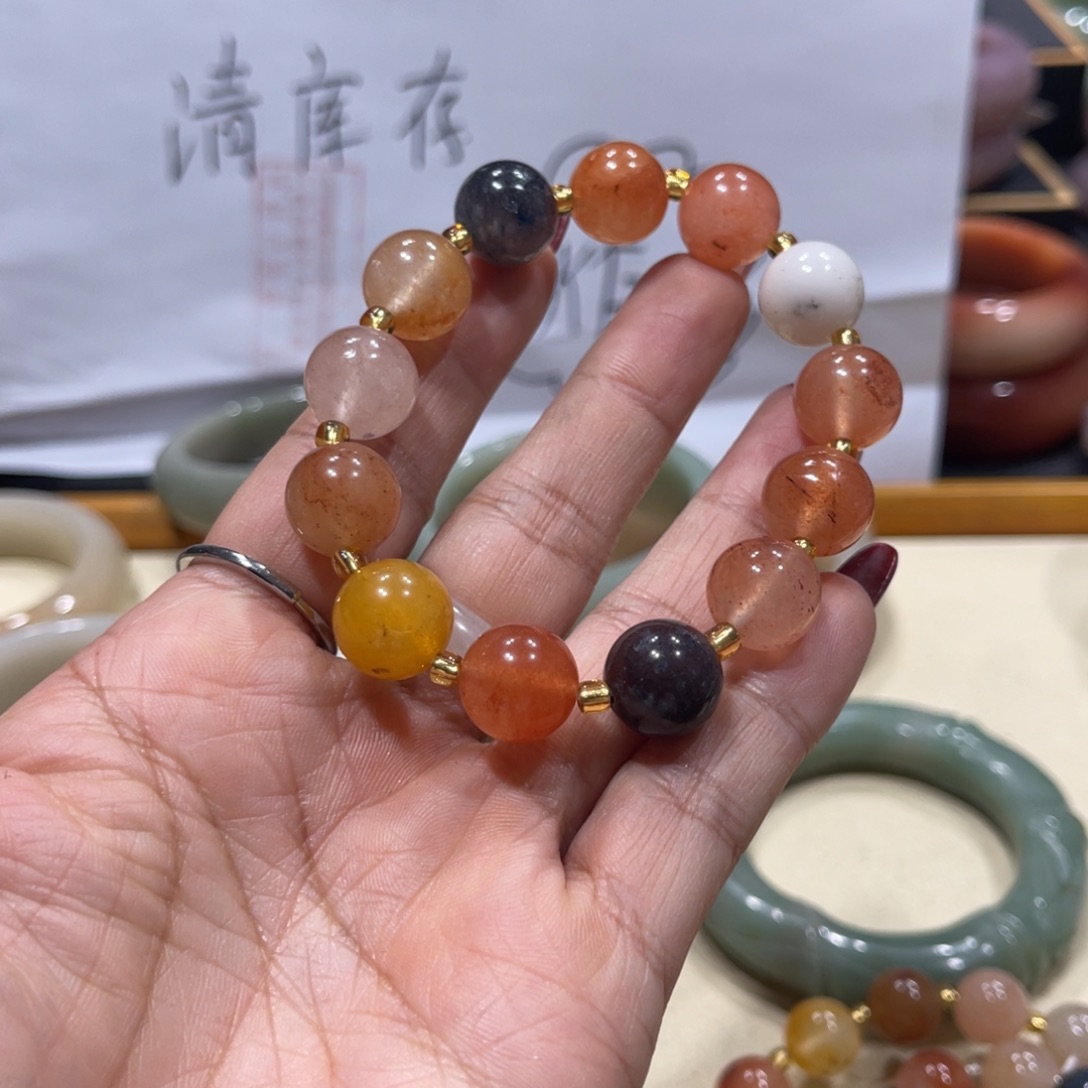 未镶嵌手镯石英岩玉