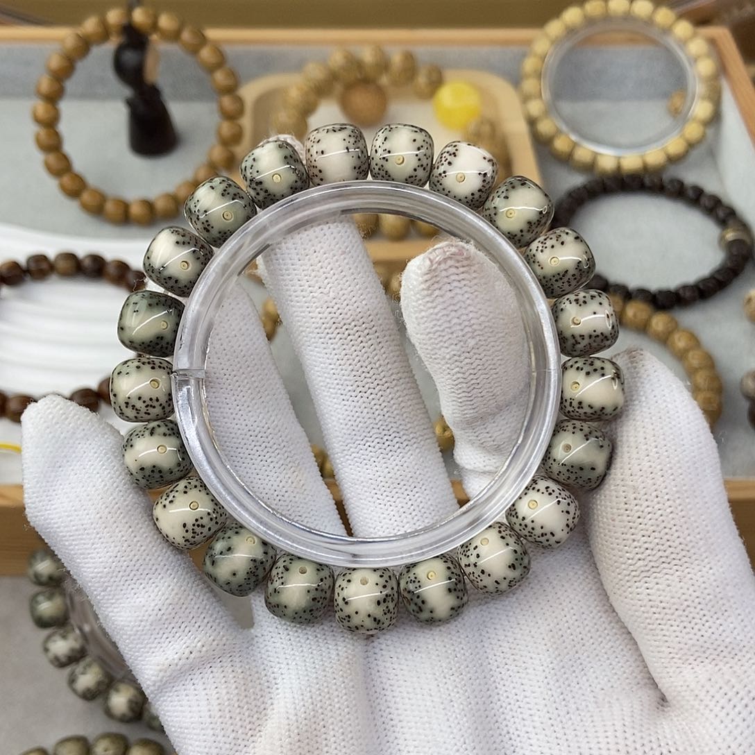 星月菩提手串小*11贯穿绿冰