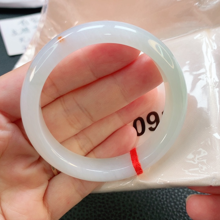 翡翠手镯未镶嵌玉*人52.5正