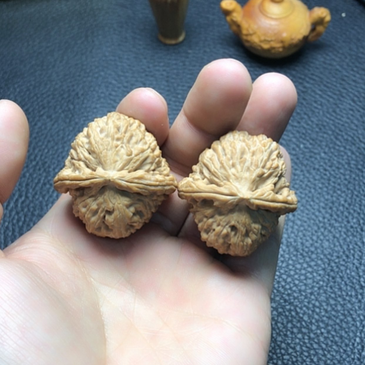 【闪购商品】文玩核桃把件白狮子