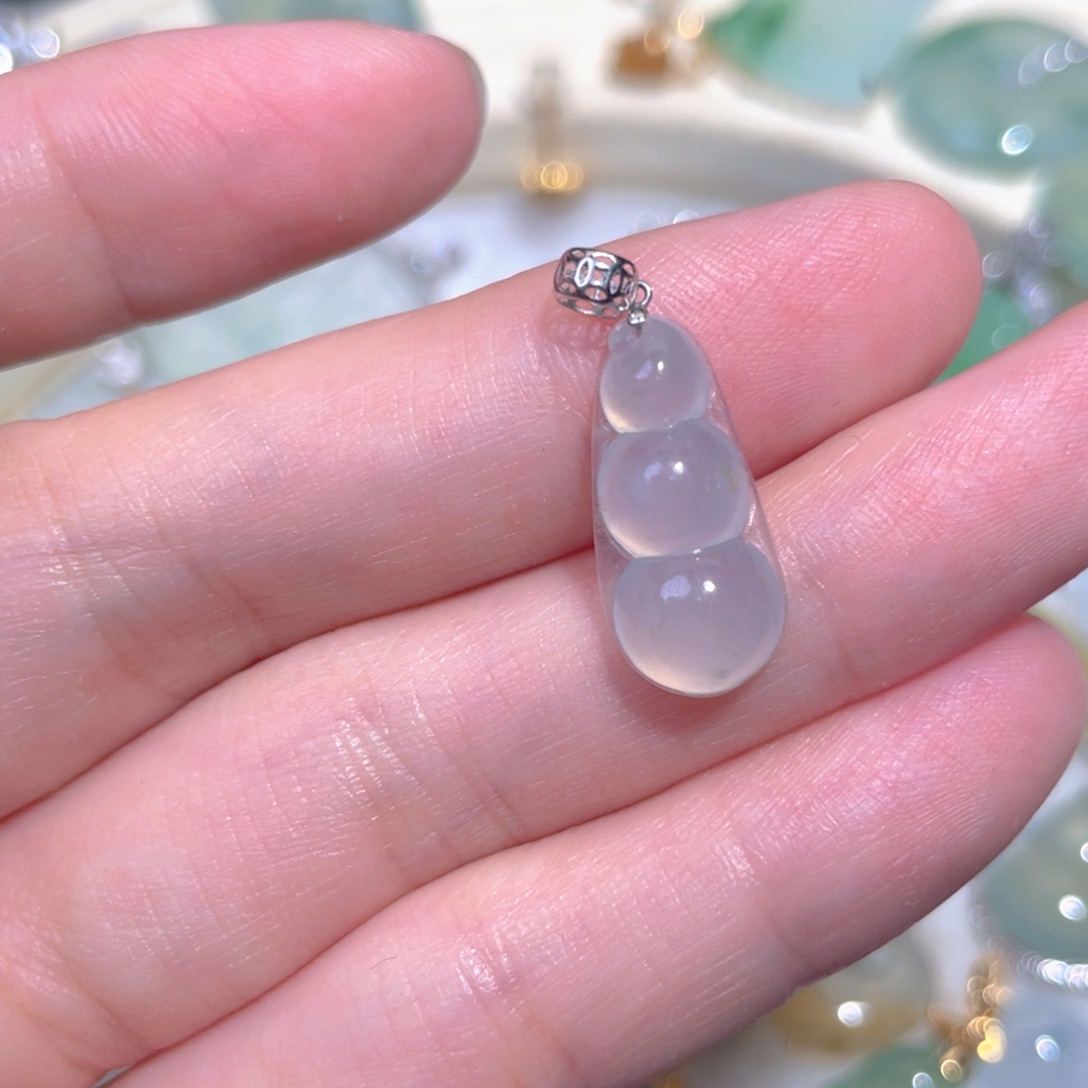 翡翠18K金镶嵌颈饰翡翠