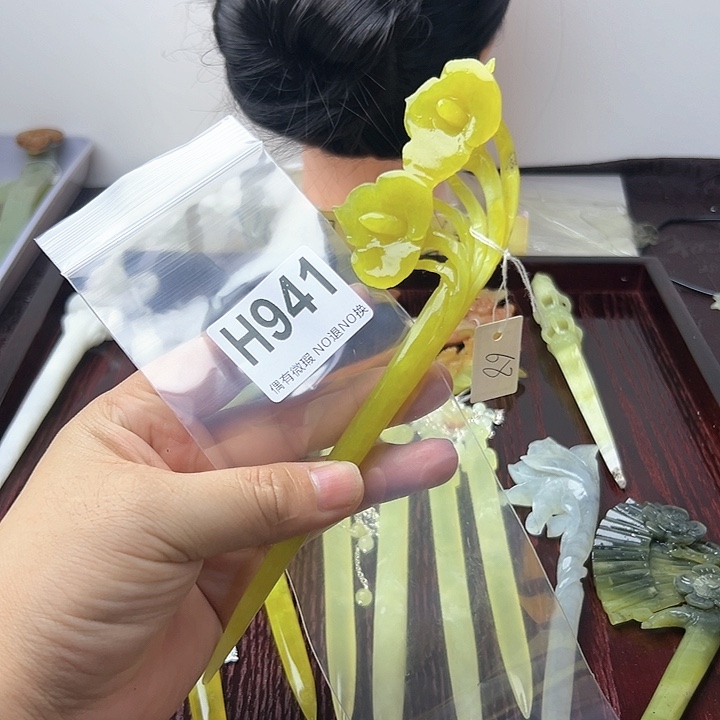 蛇纹石玉发饰合金狐*