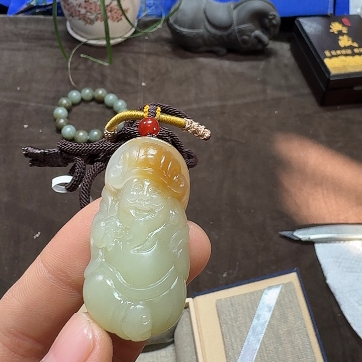 未镶嵌和田玉（糖玉）手机链