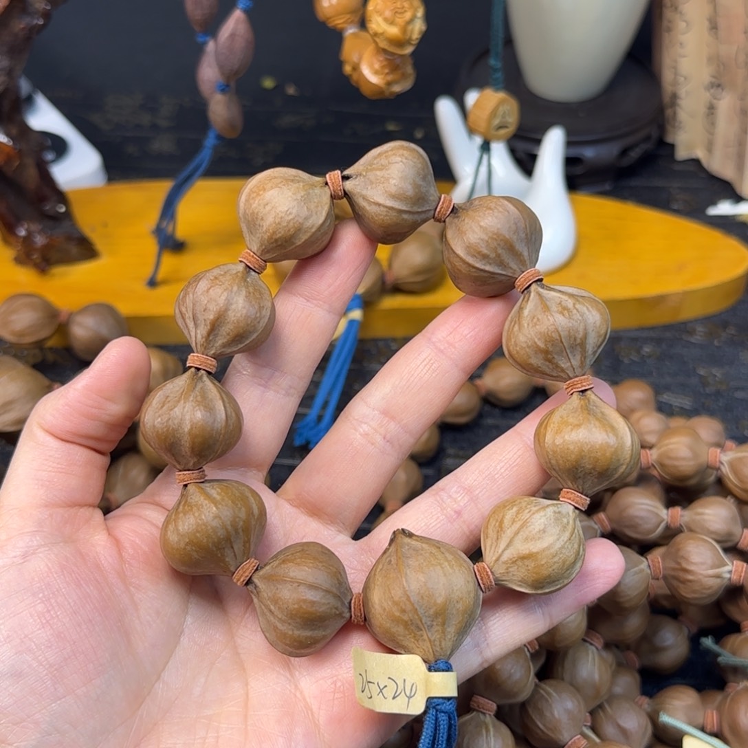 王***力木质类25-24四花铁红核