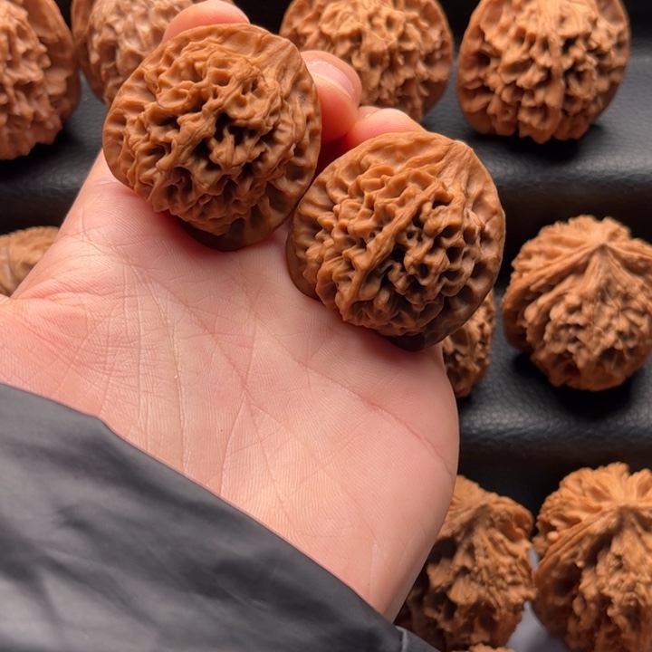 ****一把件文玩核桃秦闷