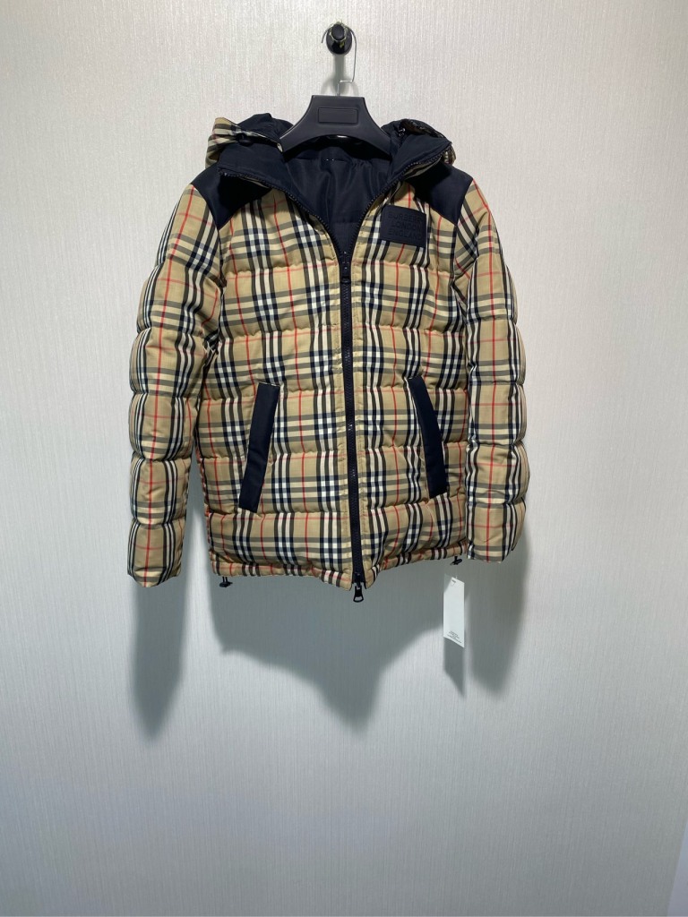 回奢帝/巴宝莉burberry/双面穿格纹/羽绒服/中性/99新