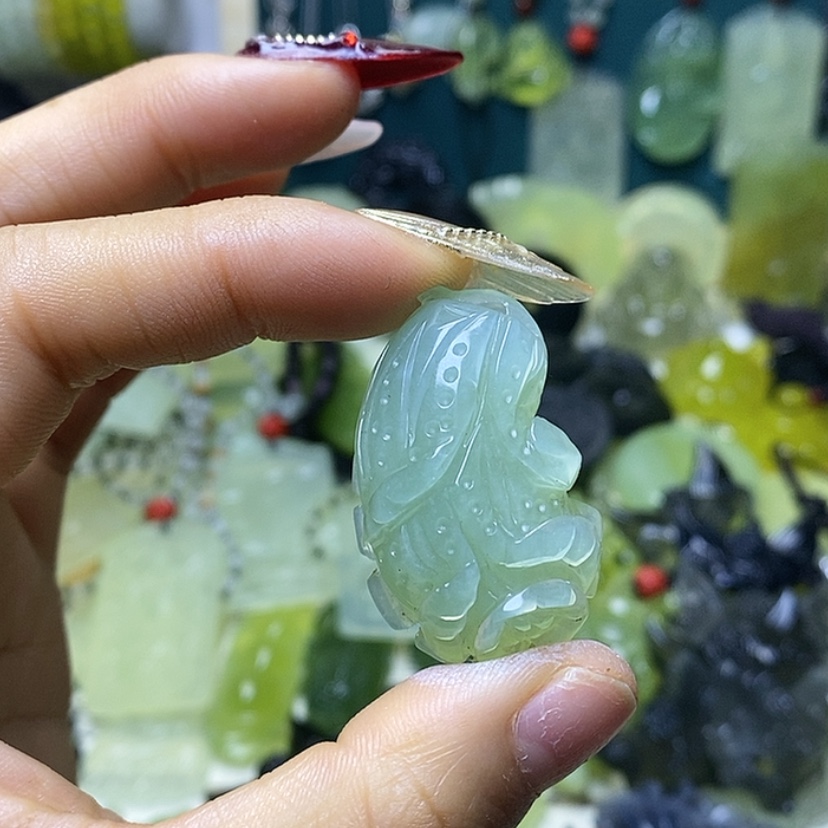 【闪购商品】蛇纹石玉颈饰未镶嵌