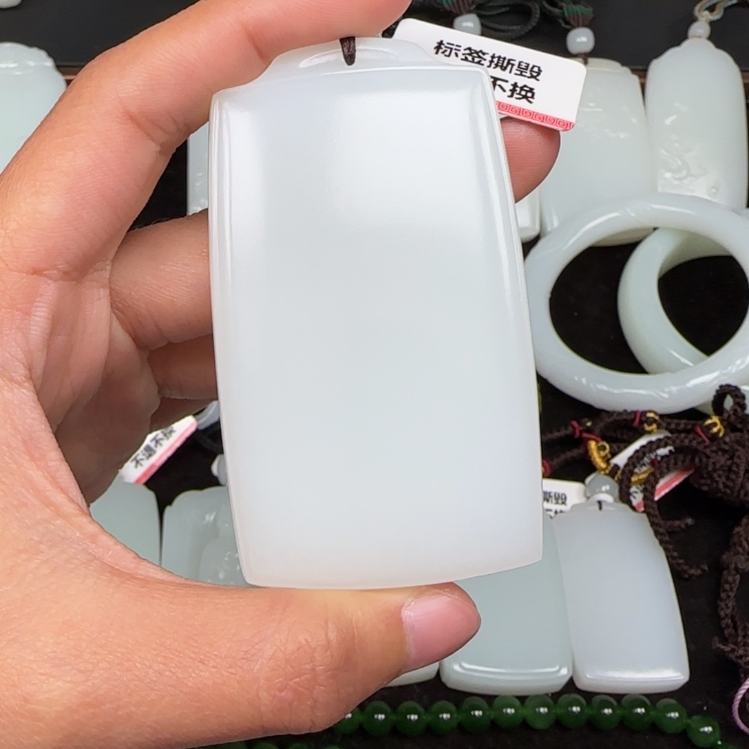 爱****和田玉未镶嵌挂件