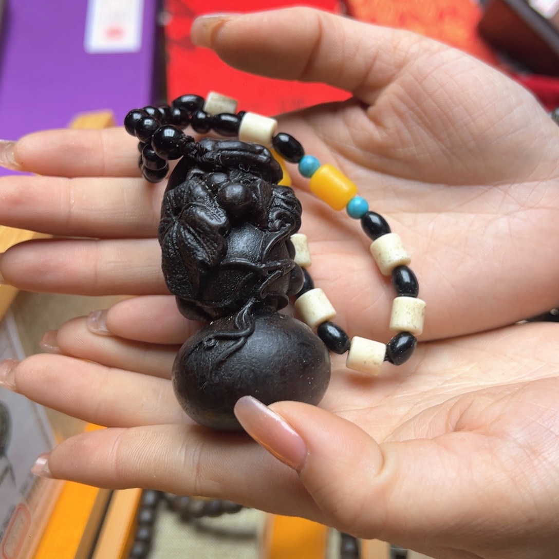 大叶紫檀（黑酸枝木类）