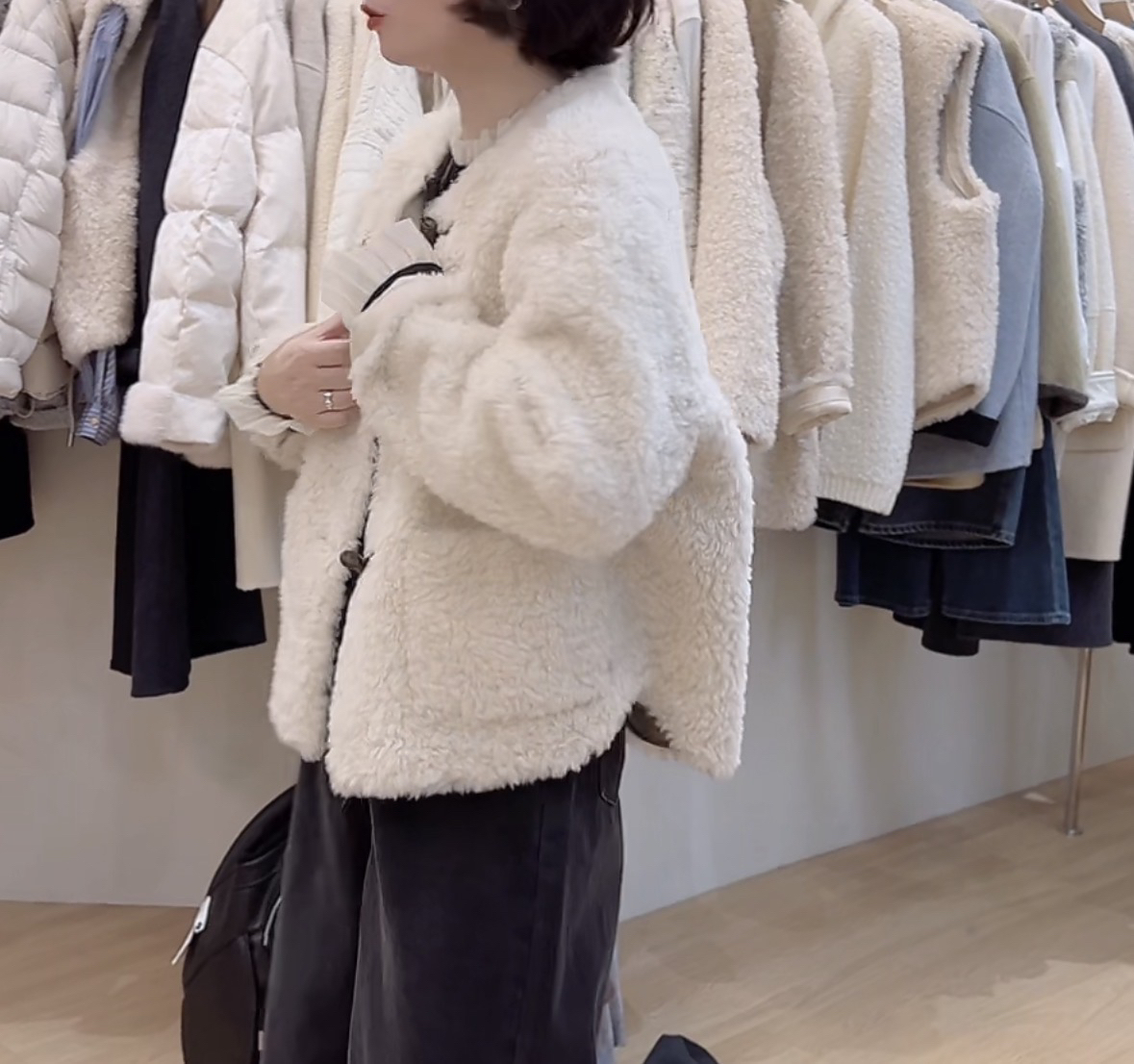 1758魅雅韩系牛角扣全羊毛皮毛一体外套2025秋季新款外套